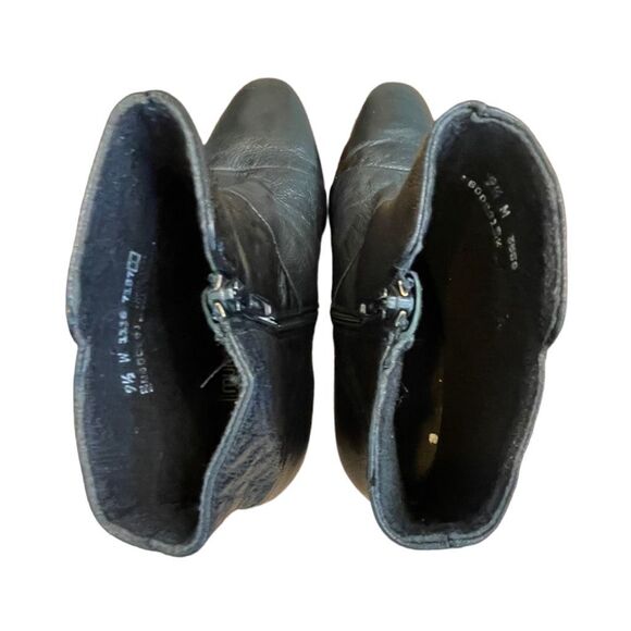 MIXED WIDTH Munro Faith Ankle Boots Black Calf Leather Round Toe Bootie 9.5 W - Picture 6 of 10